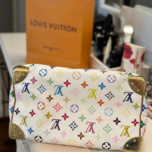 Authentic Louis Vuitton bag 💕 - Picture 8 of 16